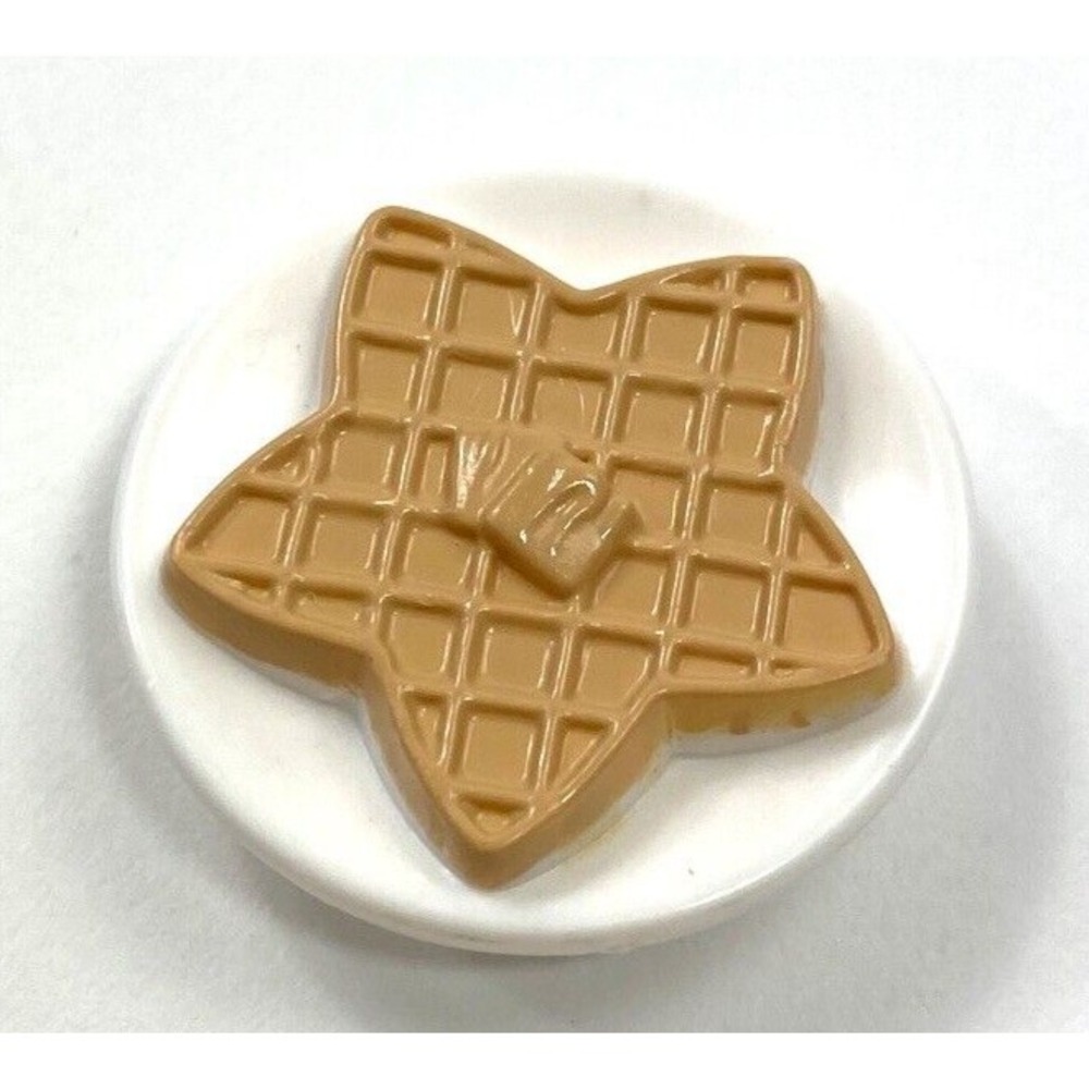 Barbie Mattel Star Waffle on White Plate Barbie Dream House Kitchen Accessory